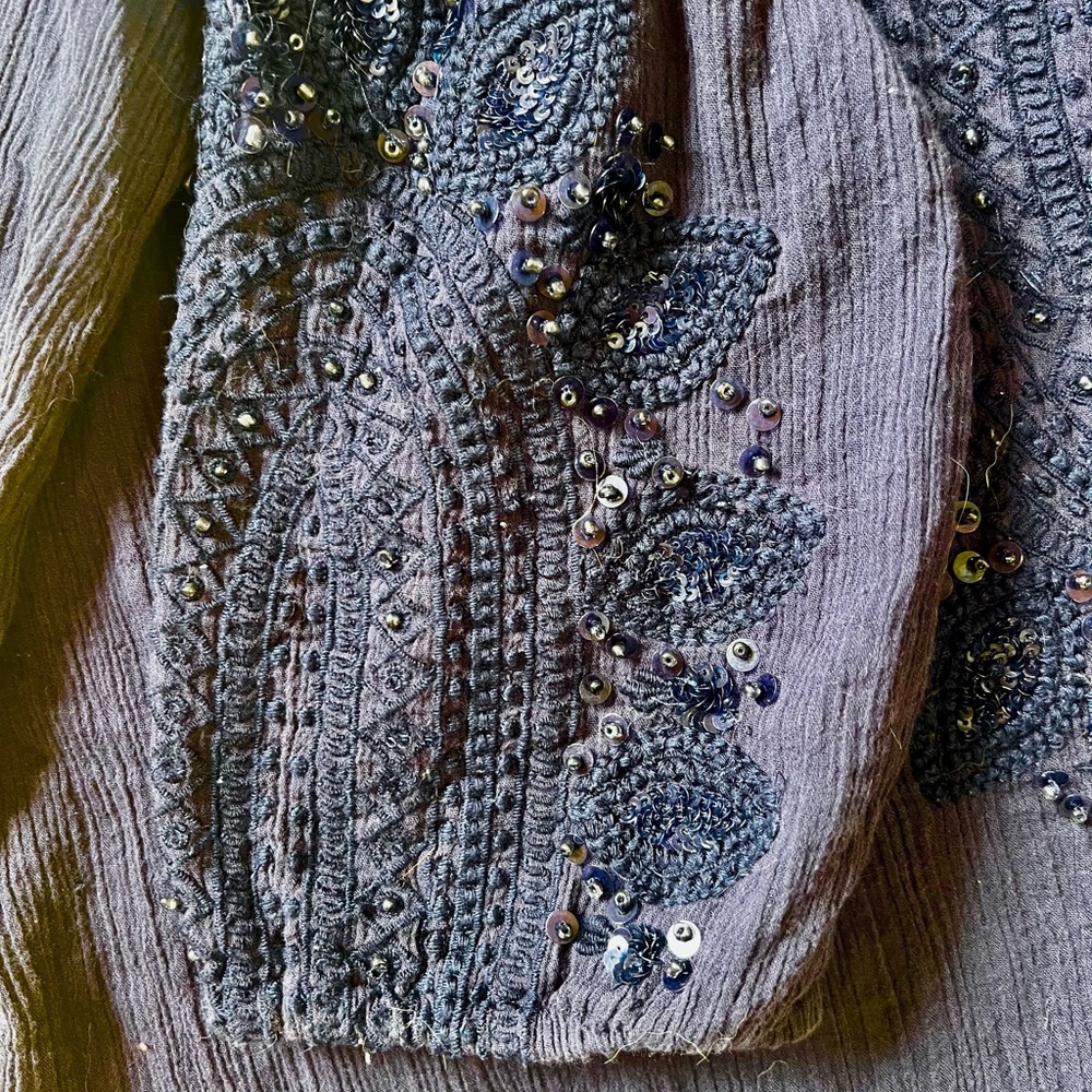 Tommy Bahama Peasant Top Navy Sequins and beads - Picture 5 of 9